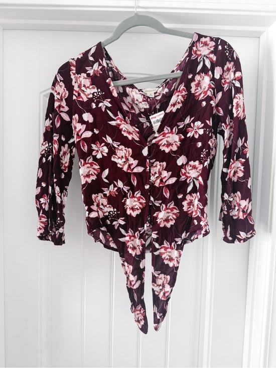 Aeropostale Tops - Floral Tie-Front Top